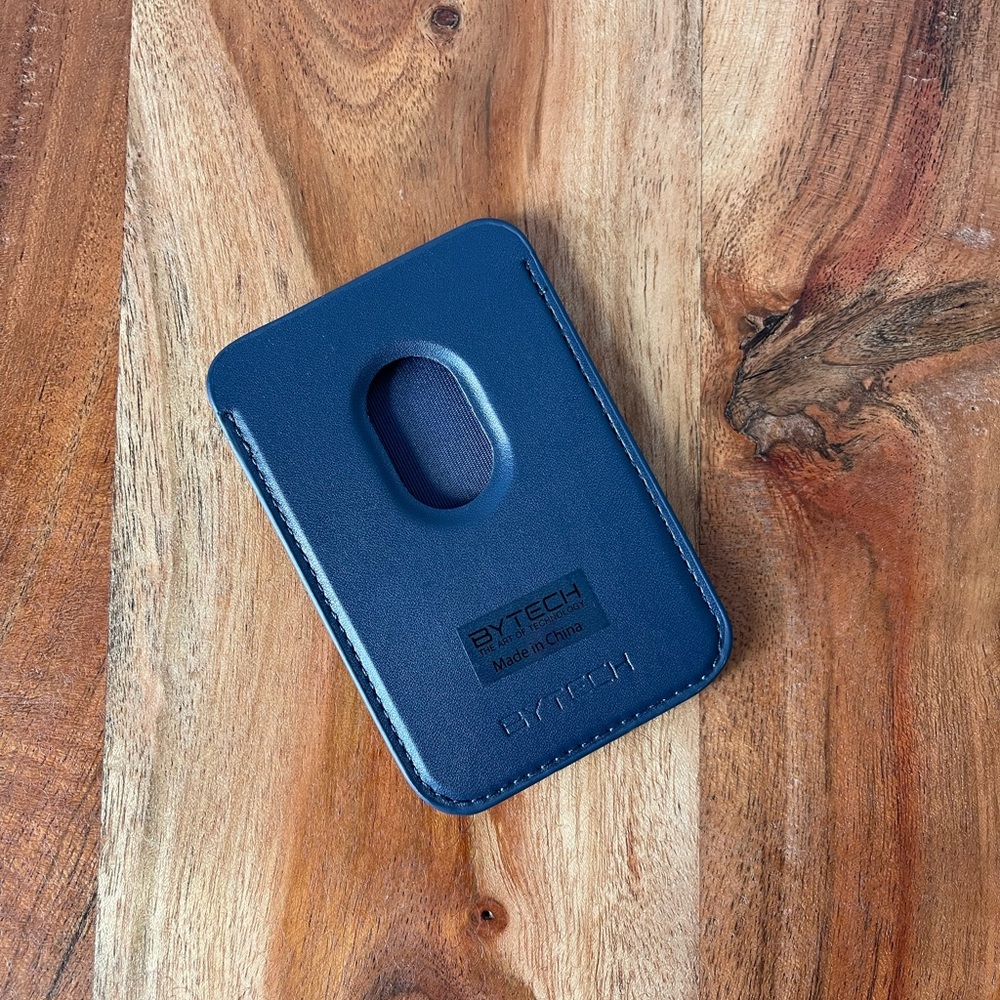 MagSafe Wallet - Picture 2 of 6